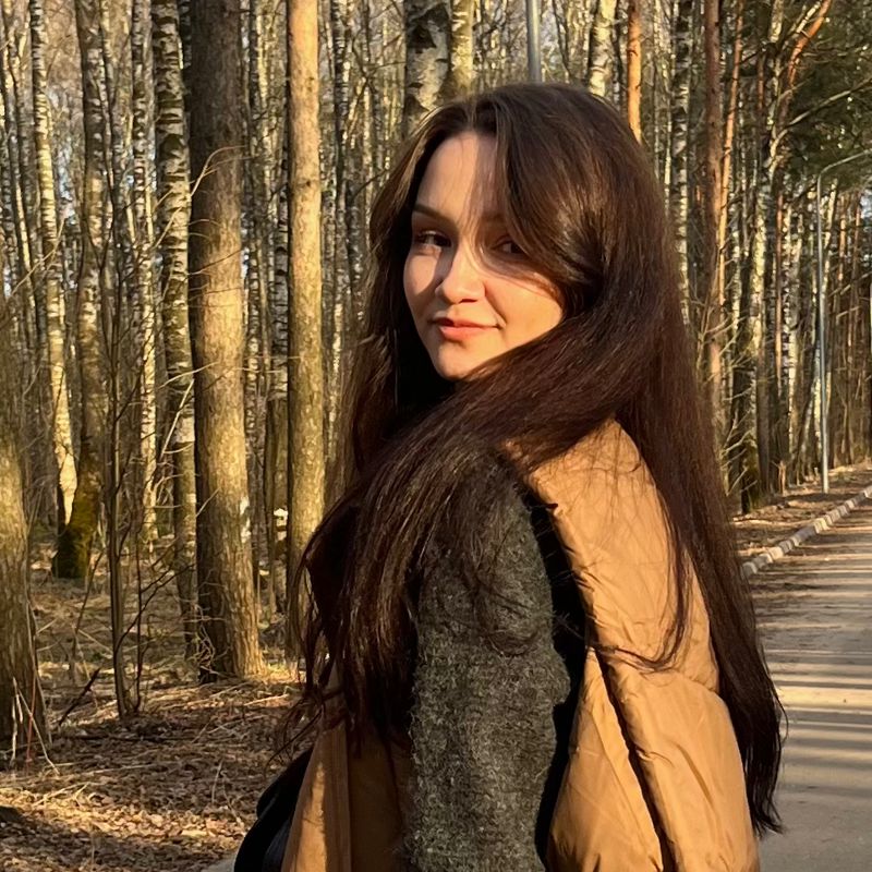 Полина Комарова