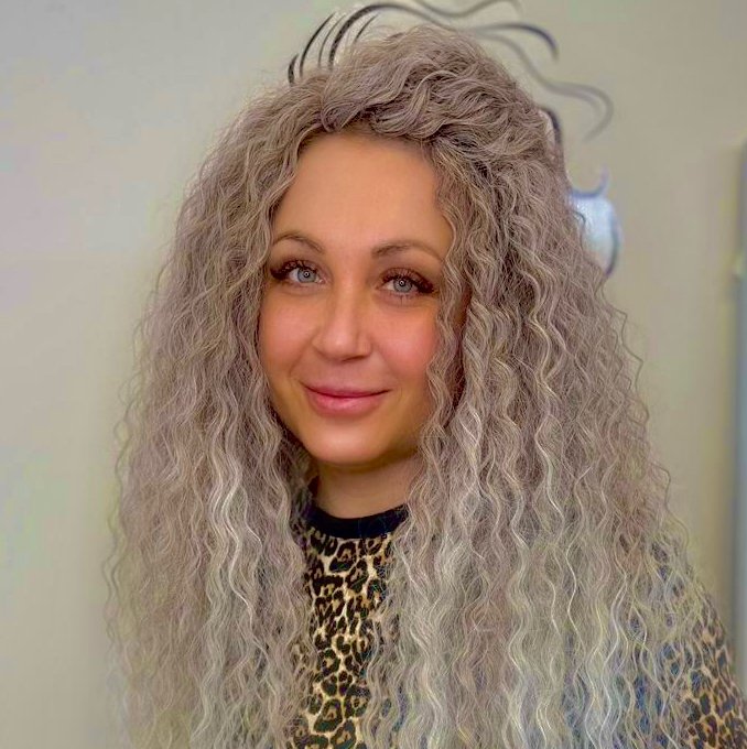 Анна на бровях