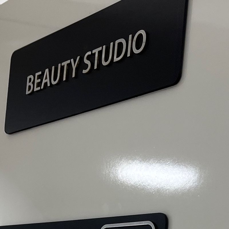 BEAUTY STUDIO