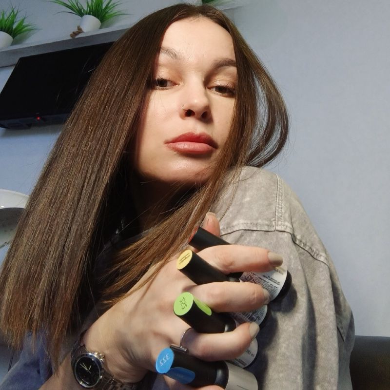 Тори Богомолова