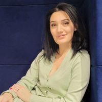 Лианна — стрижка усов в Тюмени