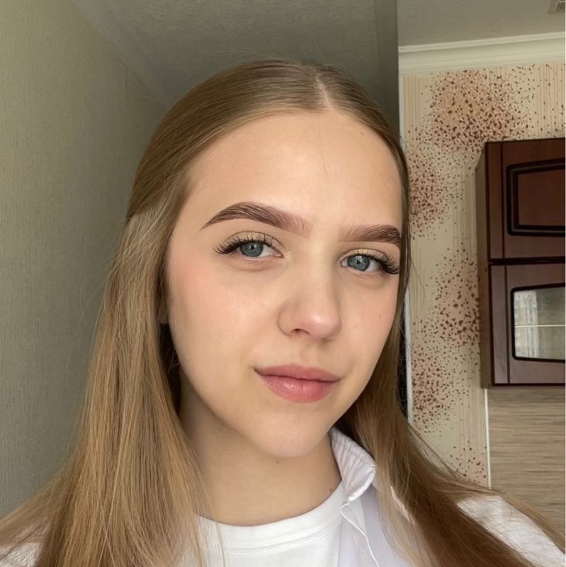 Полина Титова