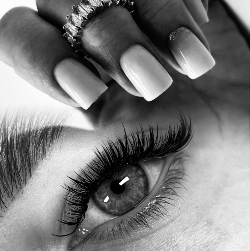 LASHES • NAILS • ROOM
