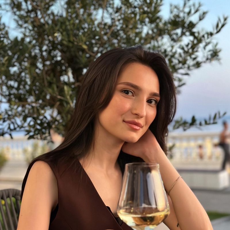 Яна