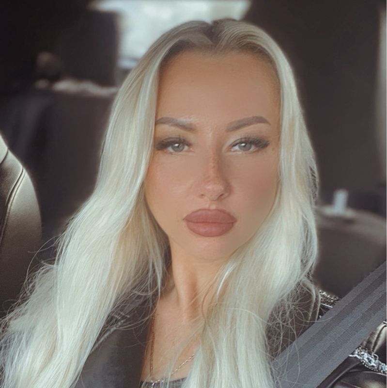 Яна Доброва