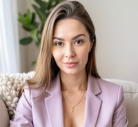 Кристина Торлопова — оформление бровей в Саратове