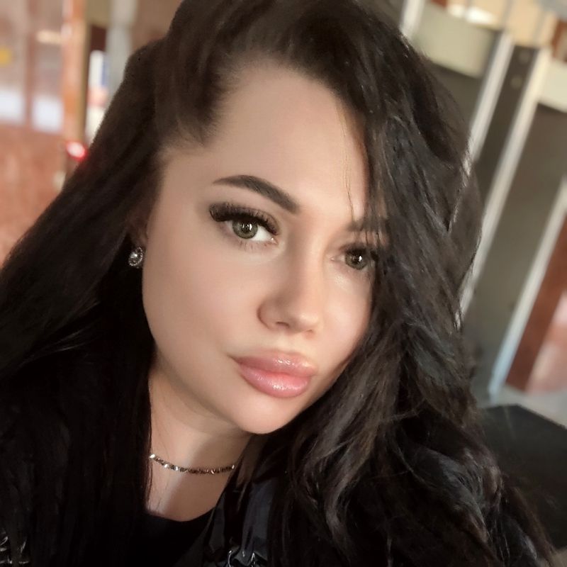 Алина Захарова