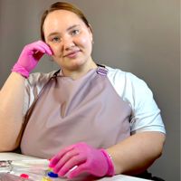 Елена Кожина — коррекция наращенных ногтей в Перми