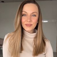 Любовь Черепанова — бритьё бороды в Томске