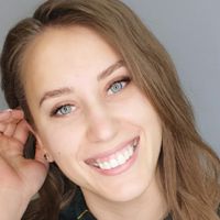 Виолетта — маникюр комбинированный в Омске