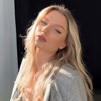 Анастасия Иваненкова — коррекция бровей в Смоленске