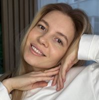 Анна — оформление бровей в Москве