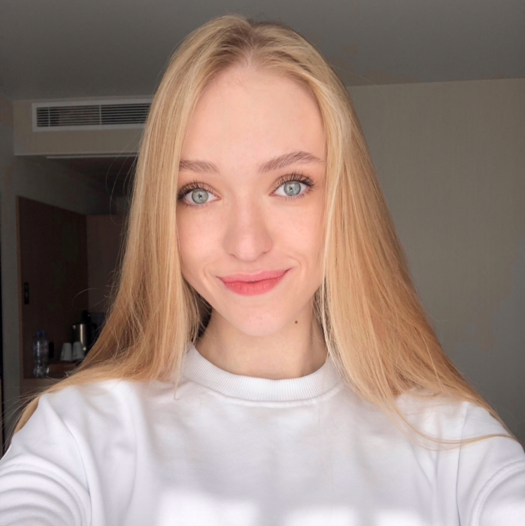 Полина