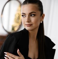 Юлия — маникюр комбинированный в Сергиевом Посаде