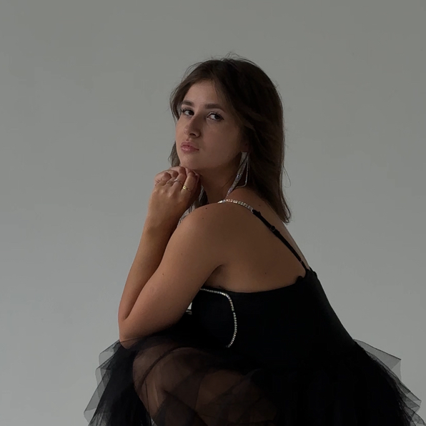 Елена Попова