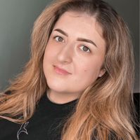 Ксения Шаповалова — пирсинг в городе Кировск