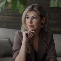 Марина Неверова — коррекция наращенных ногтей в Нижневартовске
