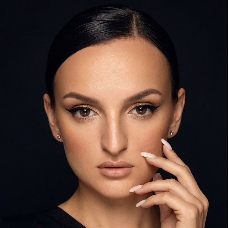 LEDOVSKAYA.LASH