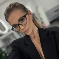 Анастасия Мишкина — коррекция бровей в Новосибирске