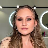 Яна Коновалова — восковая депиляция в Магнитогорске