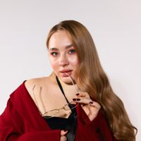 Юлия Никуличева — долговременная укладка бровей в Вологде