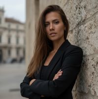 Гуляева Юлия — маникюр с покрытием гель-лак в городе Нягань