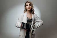 Анастасия Понкратова — коррекция бровей в городе Оскол