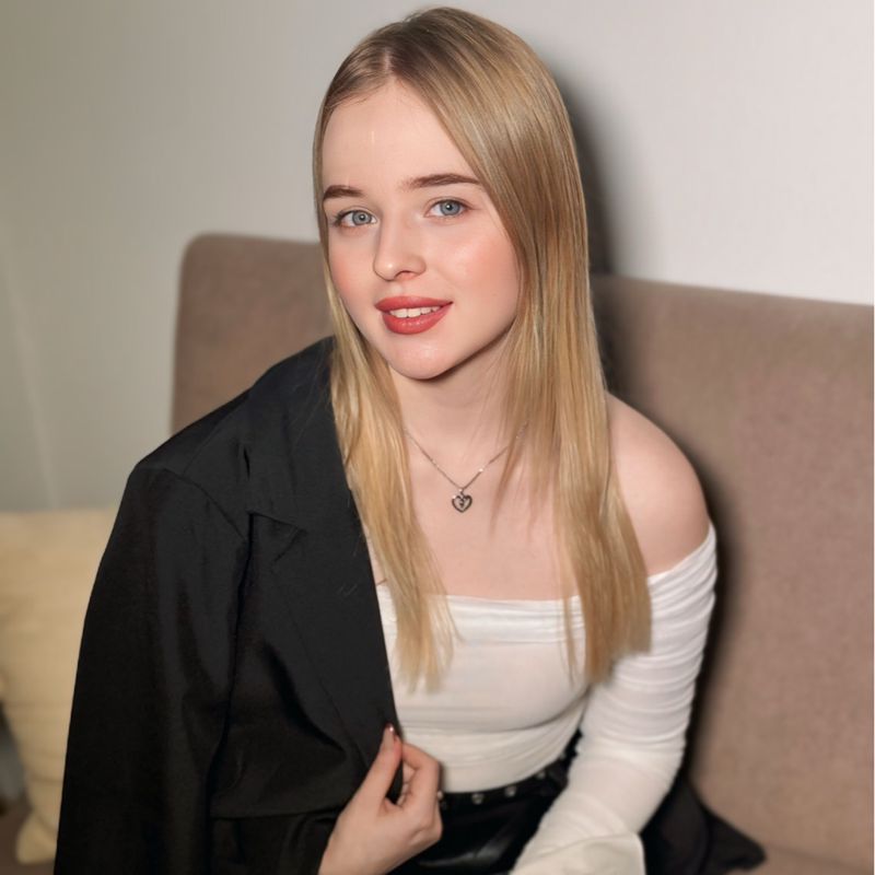 Алина Глазова