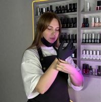 Алина — коррекция наращенных ногтей в Кемерово