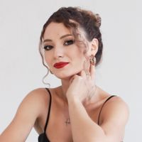 Елена Долганова — снятие ресниц в городе Луки