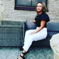 Кристина Хохлова — мытьё головы в Омске