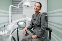 Стоматология СтомБелова — замена украшения пирсинга в Иваново