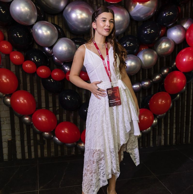 Полина Раззамазова
