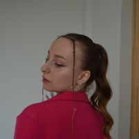 Алёна Пономаренко — мытьё головы в Череповце